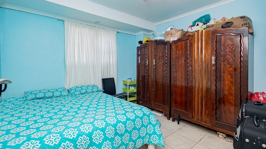 7 Bedroom Property for Sale in Plattekloof Western Cape